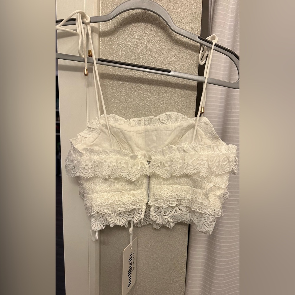 SELFIE LESLIE WHITE LATE CROPPED TANK - Picture 2 of 4